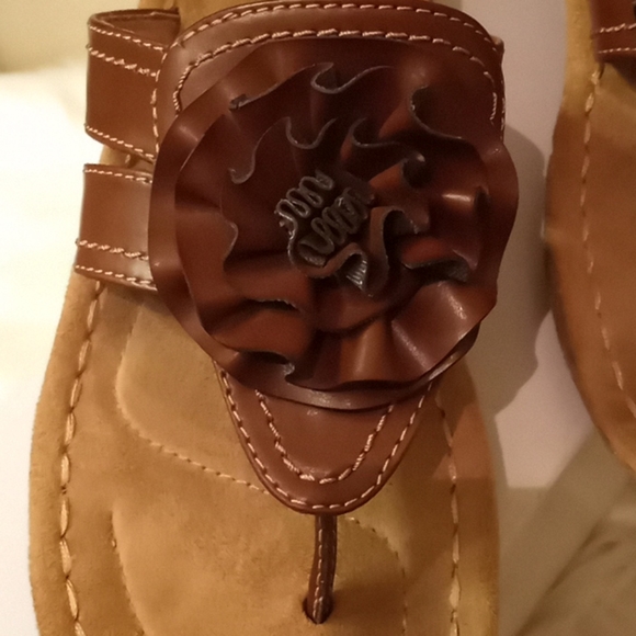Cliffs by White Mountain Sandals - Picture 8 of 16